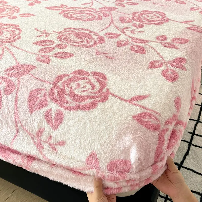 A Printed Faux Rabbit Fur Fleece Fitted Sheet, Winter Warm Plush Bed Sheet, Ultra-soft and Comfortable, Washable Bed Sheet, Easy Care, Pink Rose Print, No Pillowcases or Pillow Inserts,Family Gift Valentine's Day Gifts Home Decor Birthday Gifts for Women