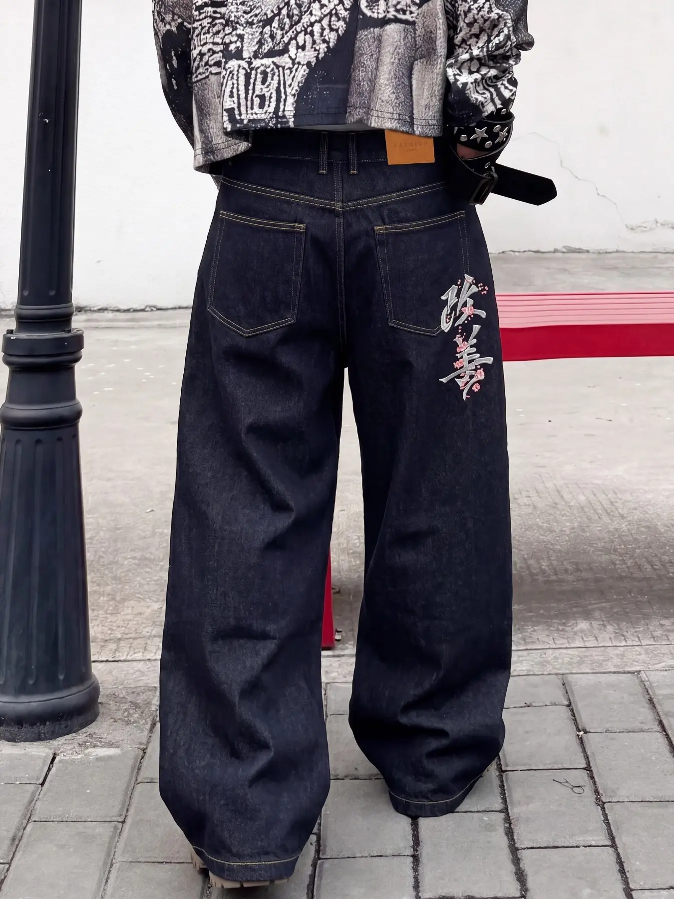 Men's straight leg jeans, embroidered loose and Baggy trendy streetwear denim pants, basic casual versatile styles