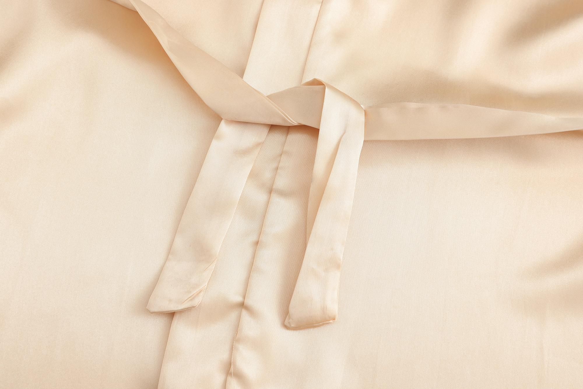 New Bridesmaid Robe With Black Letters Mother Sister of The Bride Wedding Gift Long Bathrobe Satin Kimono