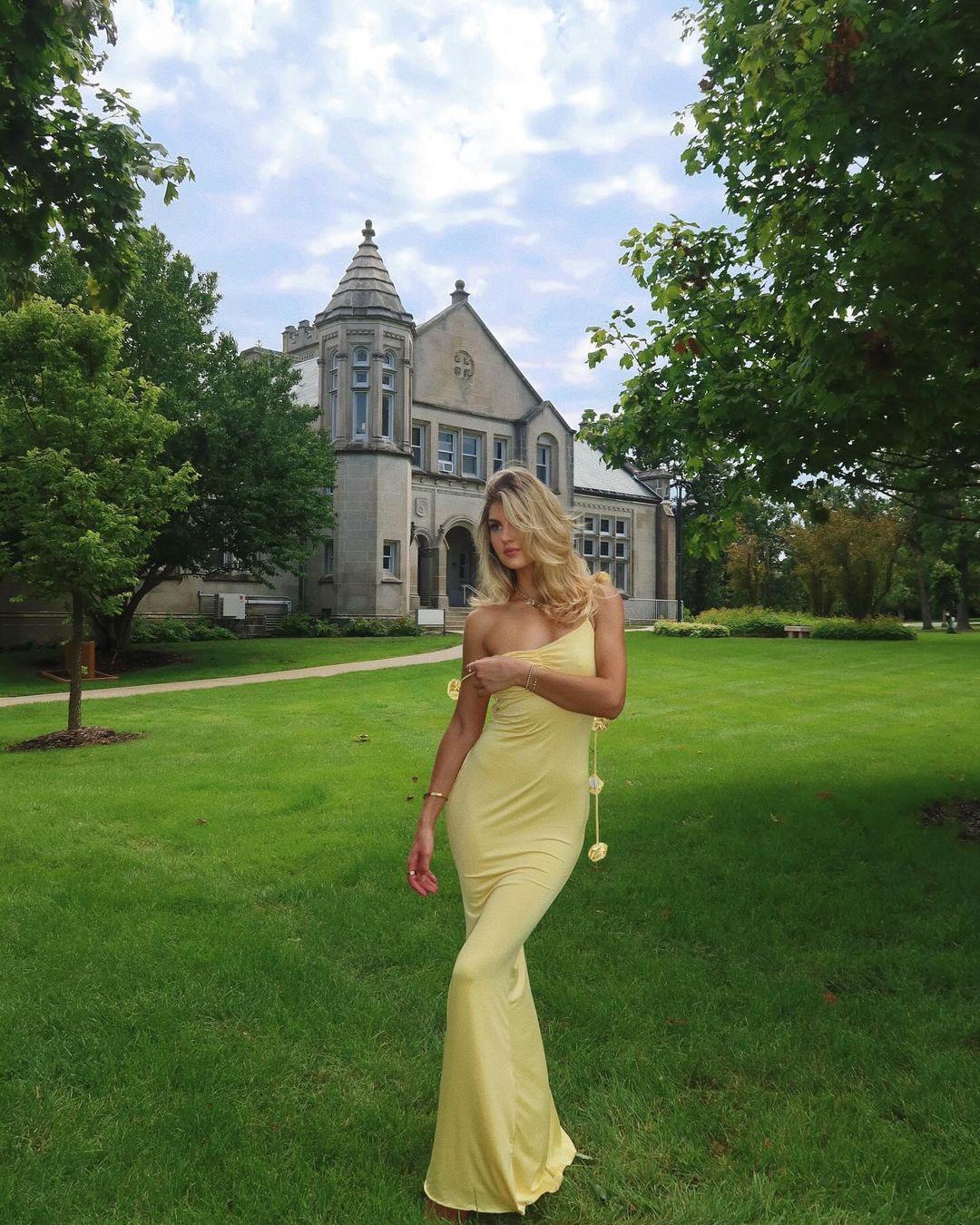 Women's sexy evening dress, backless with shoulder straps, decorated with three-dimensional flowers, long slip dress