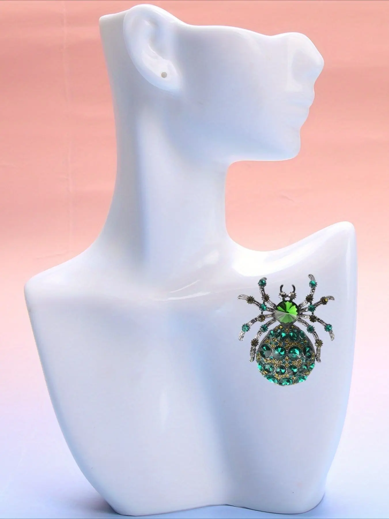 Halloween Green Rhinestone Spider Brooch, Lapel Pin, Vintage Gothic Insect Jewelry Accessory for Women Men, Party Costume Badge Pin Gift