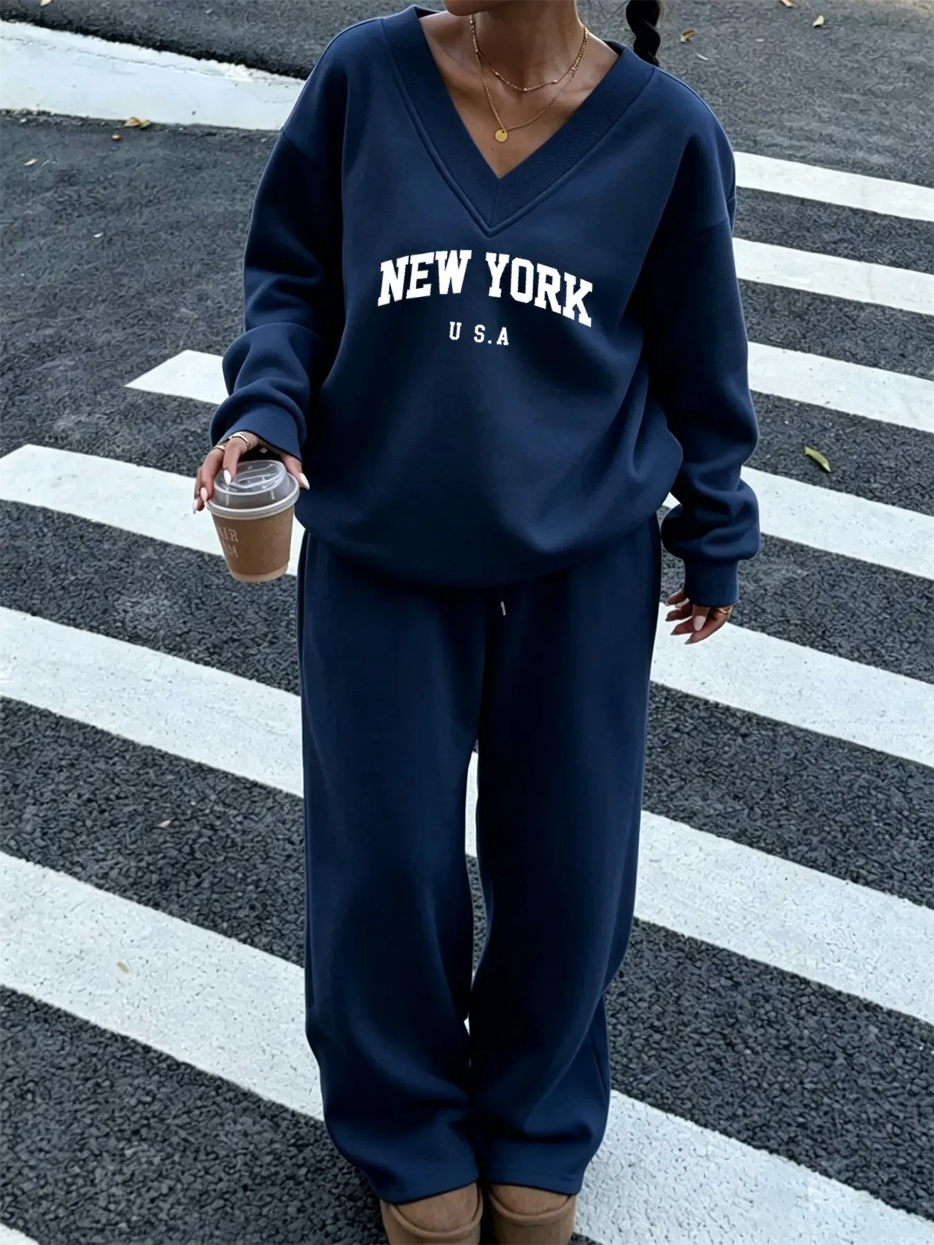 Women 2 Piece Tracksuit Outfit Set, V‑Neck Long Sleeve New York Letter Print Oversized Sweatshirt & Drawstring Wide Leg Sweatpants, Soft Cozy Loose Fit Loungewear, Y2K Streetwear Casual Matching Set for Daily Street Going‑Out Jogging