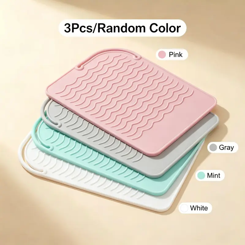 3 Thickened Heat-resistant Pads, suitable for curling irons, hair straighteners and all kinds of hot styling tools. Portable heat-resistant protective pouches for high-temperature tools, ideal for both travel and salon use (Colors shipped randomly)