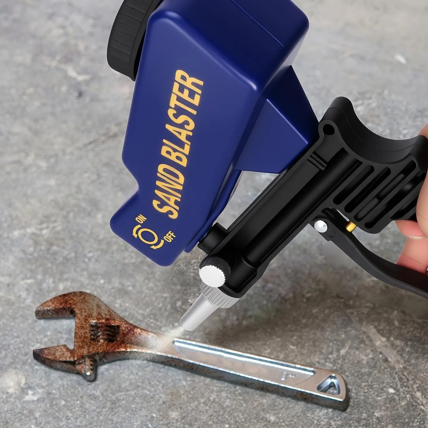 1Pc Ergonomic Handheld Portable Sandblaster, Design, with 600cc/18oz Large Capacity Tank, Adjustable Gravity Feed Abrasive Blasting Spray Gun, Paint & Rust Remover Tool, Sandblasting Tools, Compatible with Sand, Soda Media, Ideal for Automot