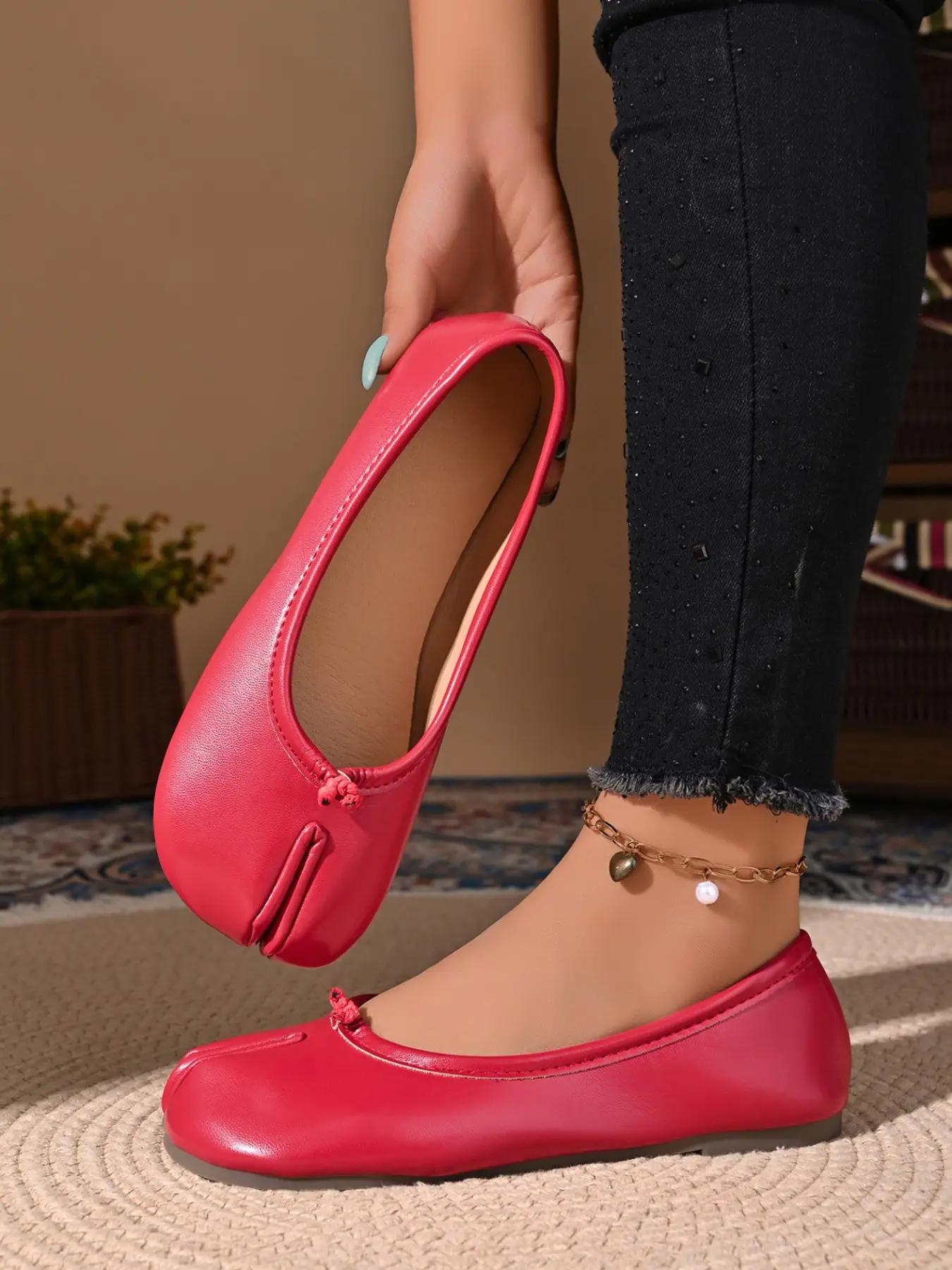 Women's New Tabi Toe Ballet Flat Shoes, Pig Foot Low Heel Slip-On, Soft PU Leather, Casual All-Season, Perfect for Work, Shopping, Dancing, Casual Fall Shoes