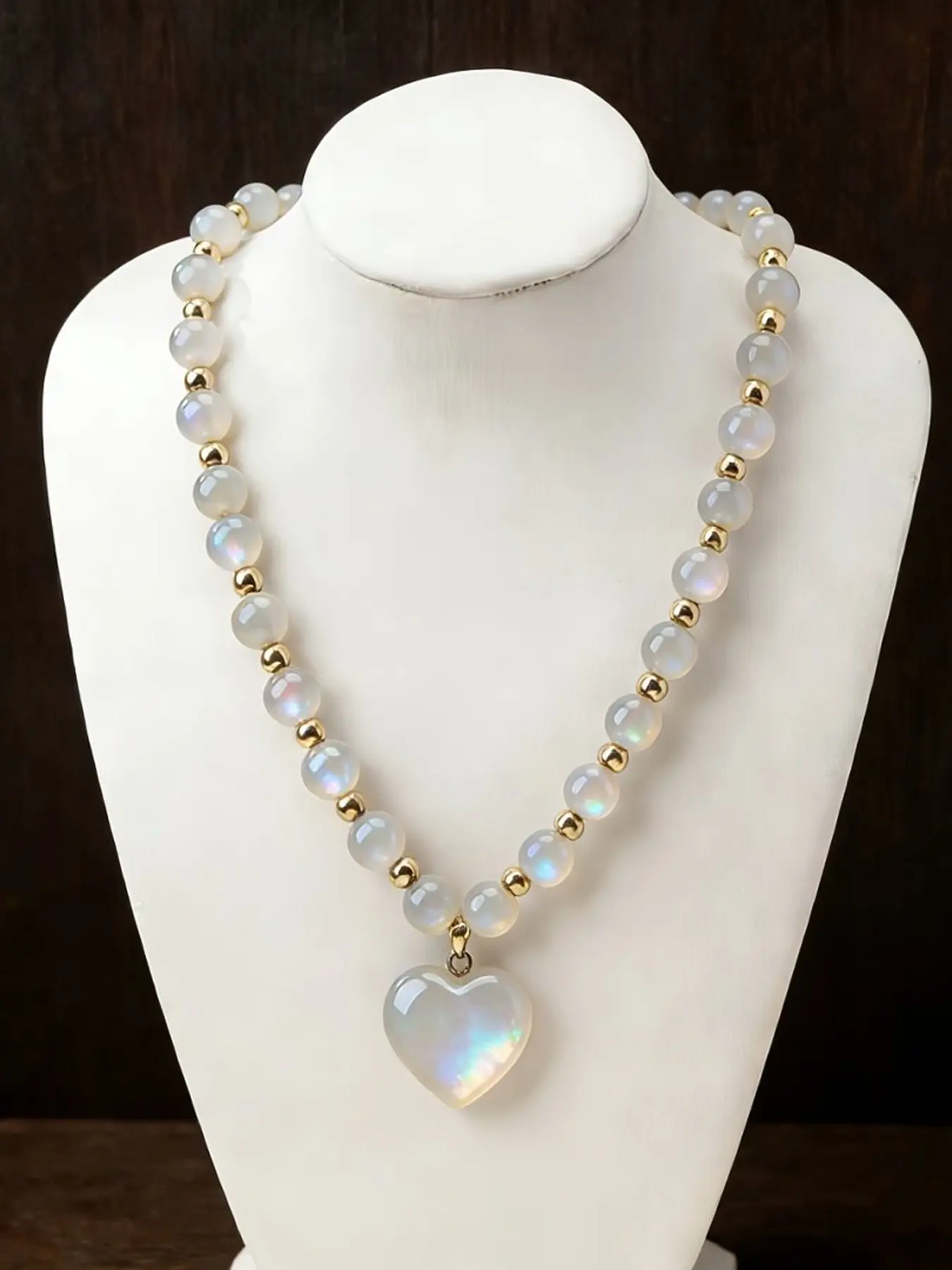 Vintage Moonstone Heart Crystal Pendant Necklace, Handmade Beaded Jewelry for Women, Elegant Party Wedding Holiday Accessory
