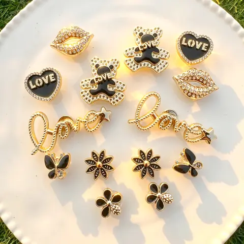 14-Pack Shoe Charms Set, Cute Bear & Lips & Heart-Shaped Clog Decorations for Women & Girls, Fun Decorative Shoe Accessories, Creative Holiday Gift for Fashion Lovers