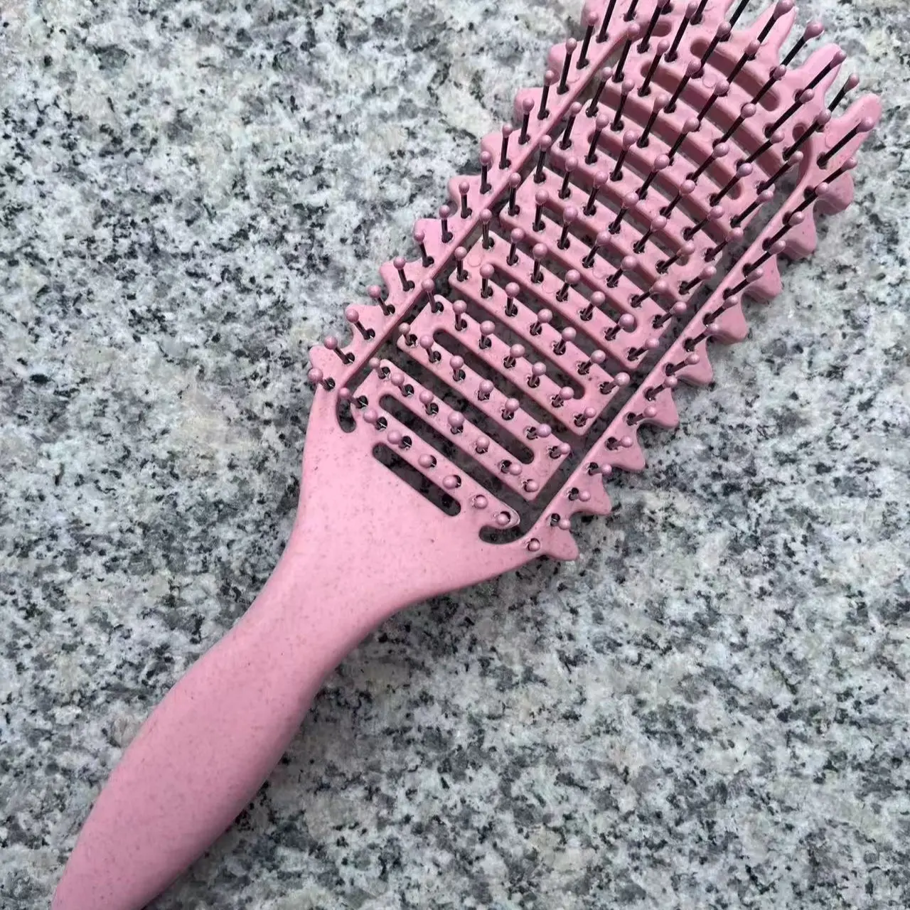 Eco-Friendly Hair Curling Comb, Hollow Elastic Comb Face + Curly Teeth, Gentle on Hair, Essential for Daily Styling and Hair Care