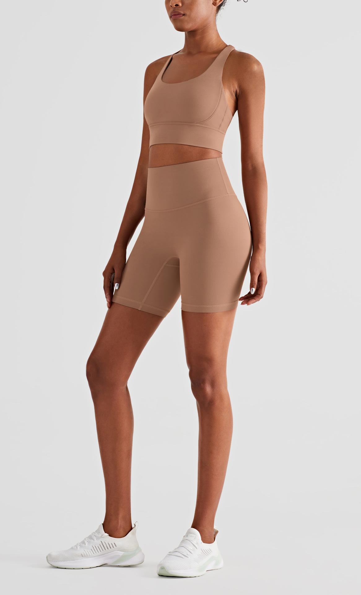 Spring and summer nude-feel running sports shorts for women, high-waisted, tummy-tightening, butt-lifting, three-quarter length pants for fitness, outdoor cycling, and yoga