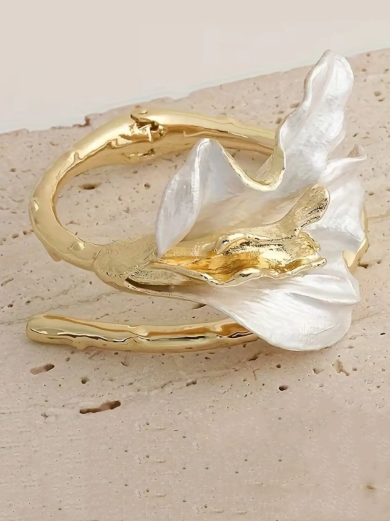 Women's Elegant Enamel Iris Leaf Bracelet, French Style, Perfect for Daily & Party Wear, Versatile Jewelry for All Seasons, Fashion Bracelets