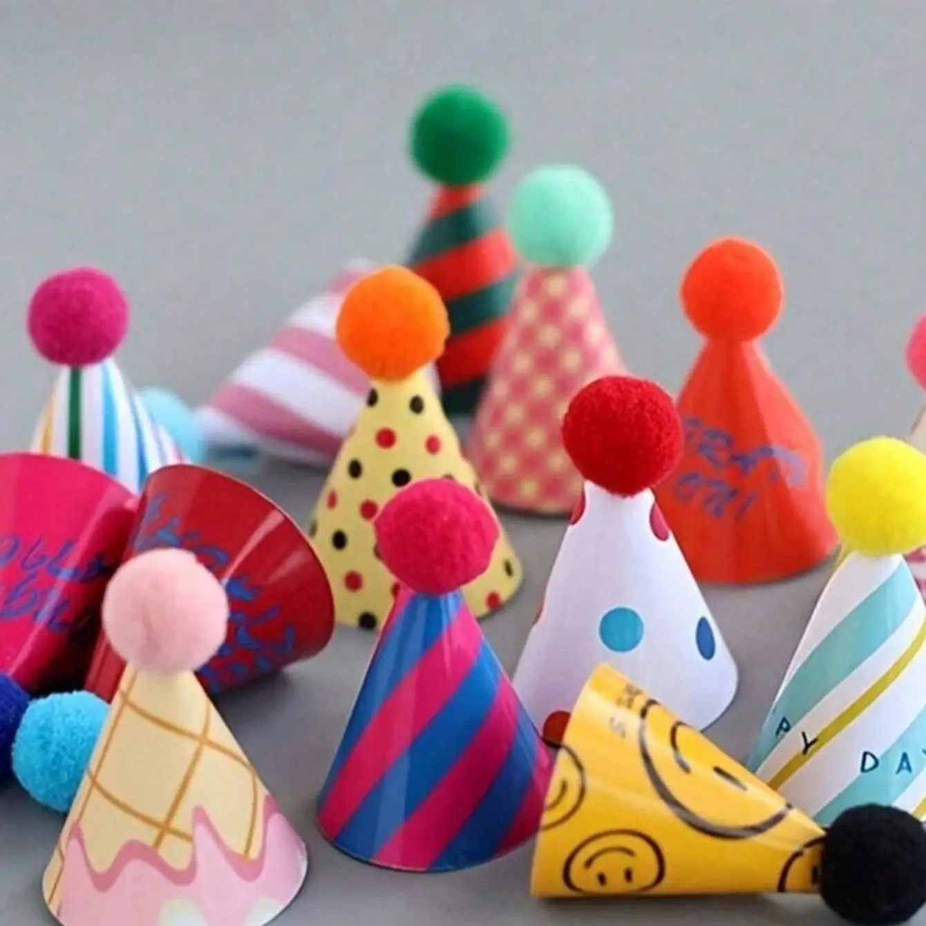 15pcs Colorful Mini Party Hats Decorations, Cute Cartoon Design, Perfect for Birthday Parties, Holiday Celebrations, Valentine's Day Gifts, Party Accessories