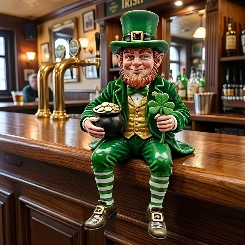 St Patrick's Day Decorative Dwarf Statue with Can and Clover, Height 4.72 Inches, Single Piece