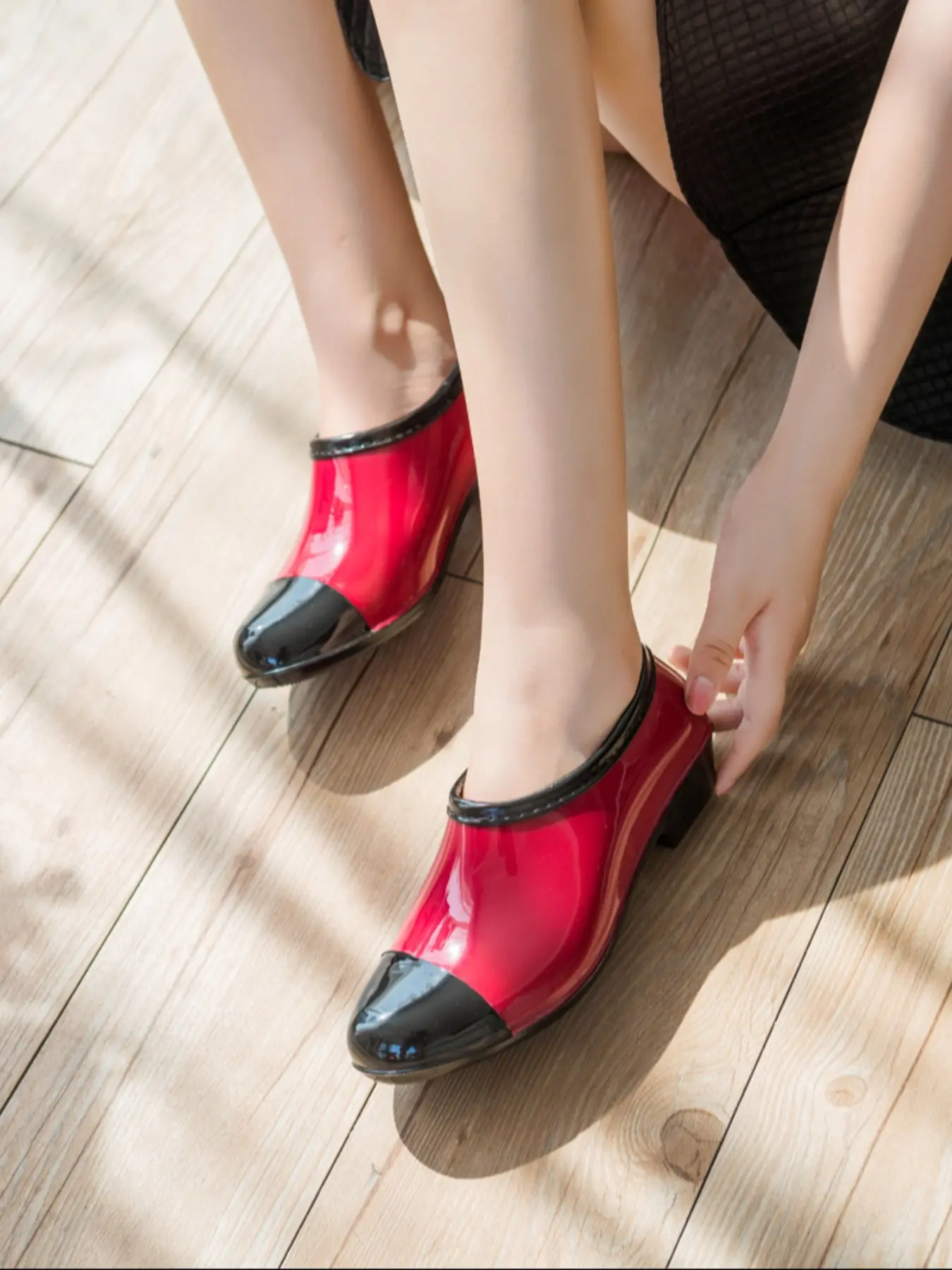 Fashion Colorblock Pointed Rain Boots, Durable Thick Heel Waterproof Rubber Shoes, Ideal for Commuting and Outdoor Use