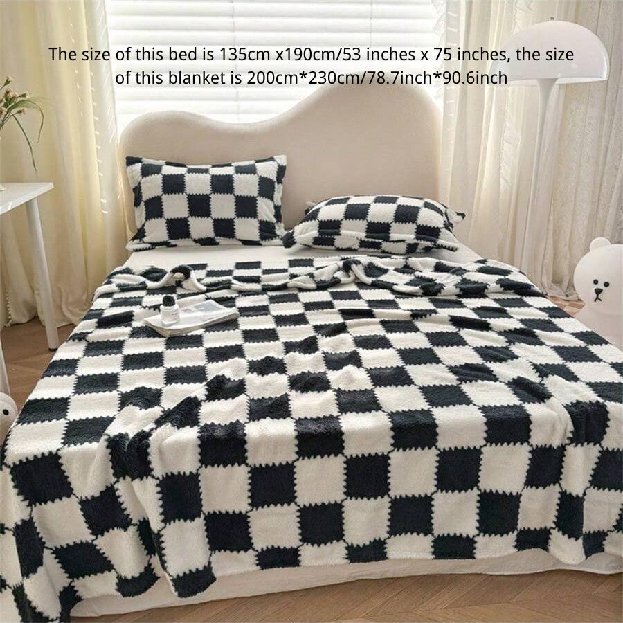 Checkerboard Pattern Throw Blanket, 350 gsm Soft Flannel Fleece Blanket, Breathable Warm Napping Blanket for Home, Office and Travel, Cozy Bedroom Decor, Soft Blankets, Soft Comfy Blanket #GLOBAL PICKS