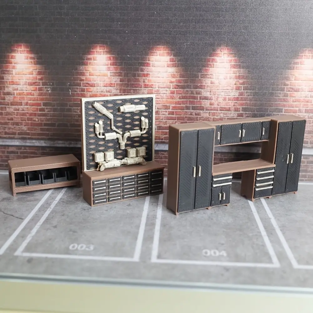 1:64 Miniature Garage Exhaust Pipe Display Set, Car Repair Scene Model, Exhibition Photography Backdrop, Portable Model Kit