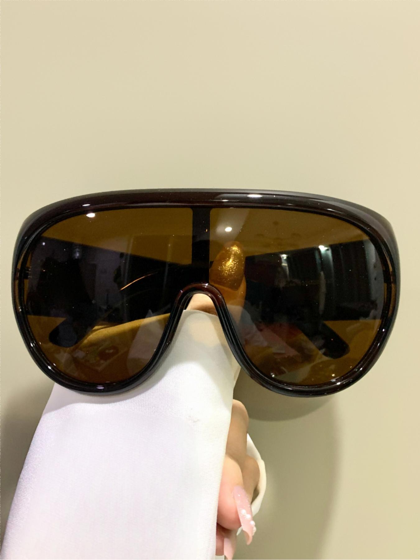 Unisex Vintage Trendy Oversized Glasses, Retro Casual Tinted Lens Glasses for Everyday Use, Fashion Accessories for Outdoor Activities, Trendy Beach Eyewear