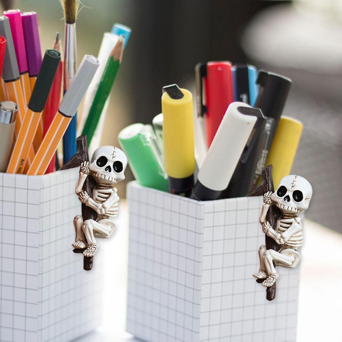 2pcs Climbing Skeleton Decorations for Halloween, Creative Outdoor Garden and Cup Edge Decor, Versatile Skull Figurines for Home & Office, Garden Accessories, Creativity, Exterior Decorative Statues