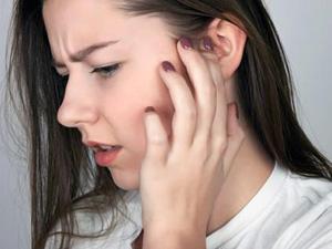 Ear Wax Removal Kit, Ear Cleaning Kits Manual Safe Ear Irrigation Flushing System, Effective Ear Cleaner Earwax Removal Kit, Ear Wax Removal Tool with Ear Basin and 10 Ear Tips