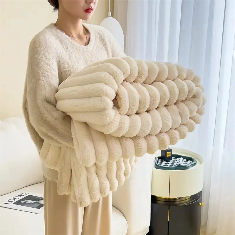 Fleece Throw Blanket for Couch & Sofa, 300GSM Soft Warm Fluffy Cream White Striped Machine Washable Blanket, Lightweight Cozy Chic Blanket, Decorative & Giftable for Women & Men, Decorative Giftable Blankets, Stylish Blanket