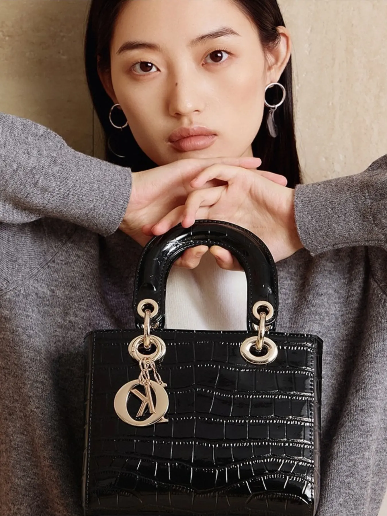 Leather Princess Diana bag 2025 winter new leather messenger bag big brand fashion foreign style bag women's diagonal shoulder bag