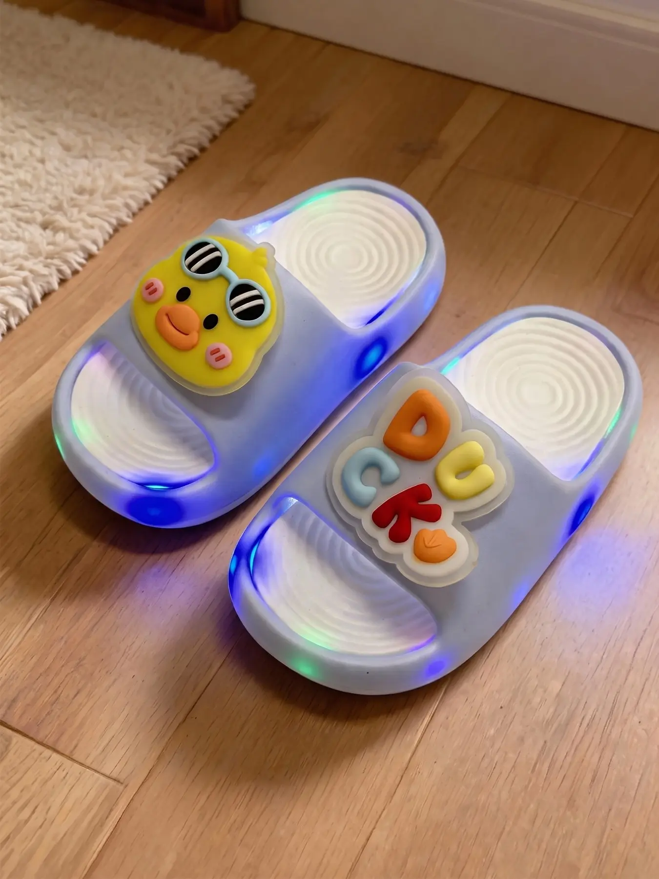 Summer Kids Glowing Cute Soft Slippers, Non-Slip Sole, Cartoon Unicorn Design, Waterproof Beach Shoes for Boys and Girls