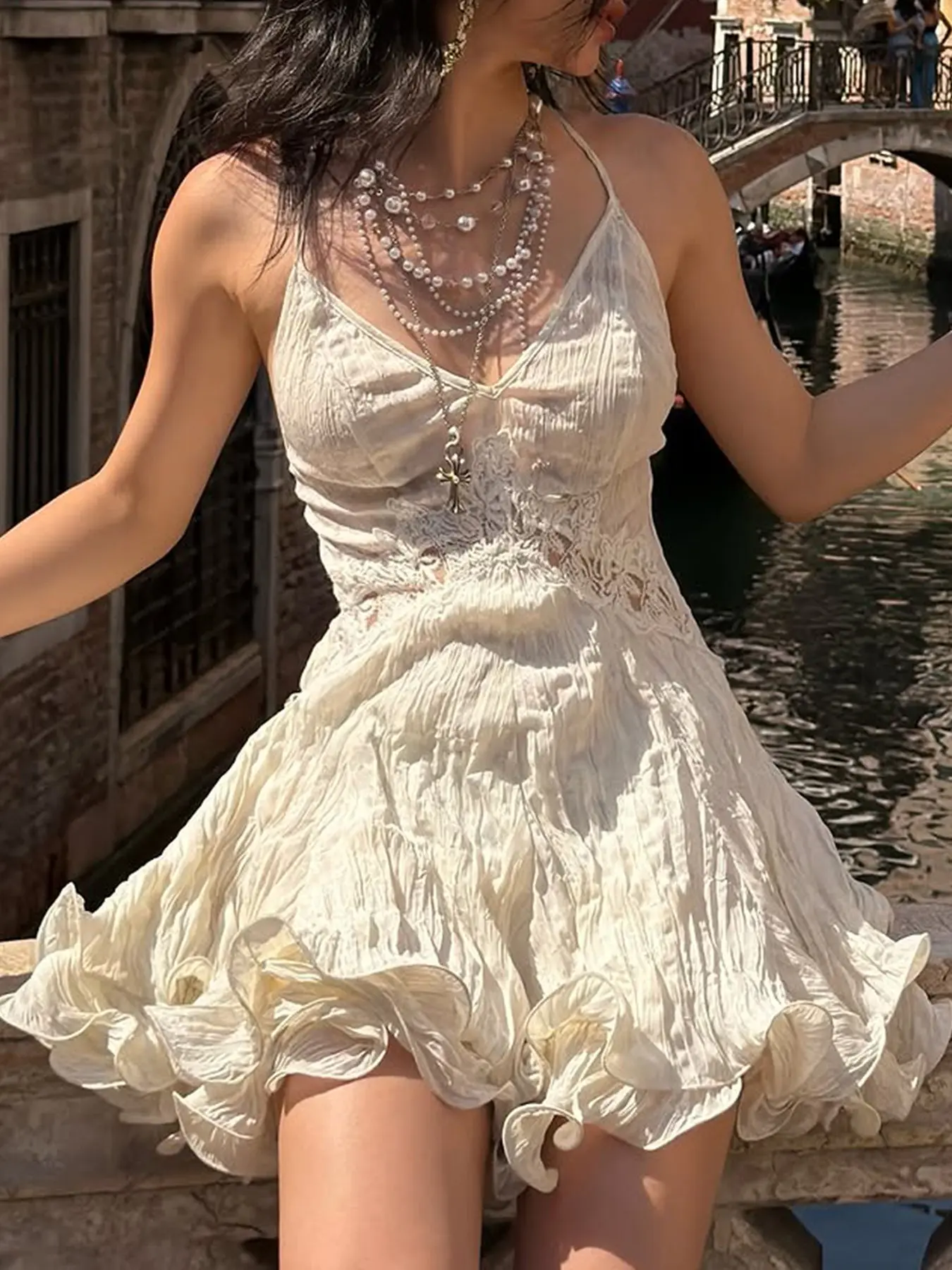 Women's Classical Romantic Ballet Style Hollow Out Lace Dress, Cream Sleeveless Short Dress, Sweet Slim-Fitting Daily Wear