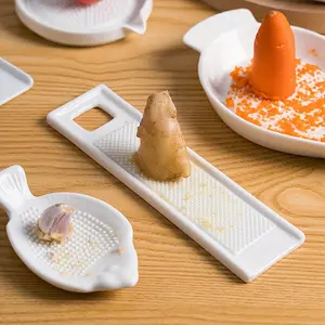 1pc Ceramic Manual Grinder Home Garlic Masher Ginger Garlic Bulb Carrot Puree Machine