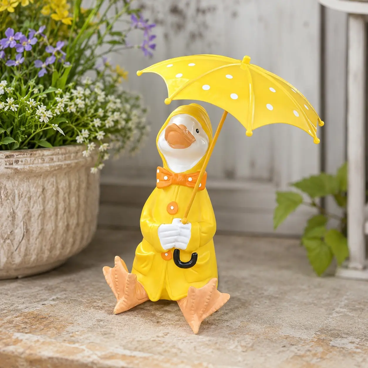 Cute Cartoon Duck Statue, Outdoor Garden Animal Sculpture, Perfect for Courtyard, Balcony, Lawn, Home Decor, Adorable Yard Ornament