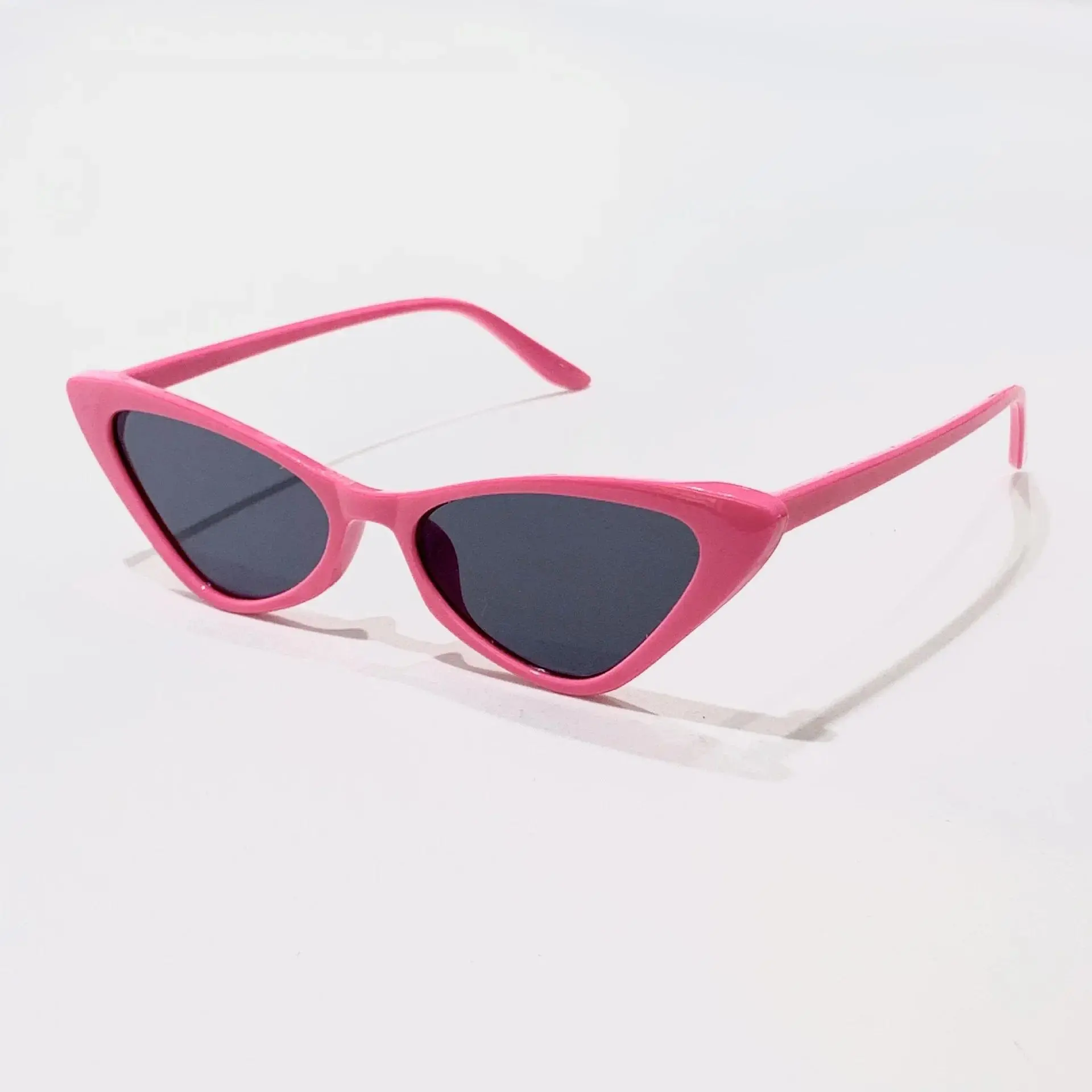 Fashionable Retro Sunglasses Sunglasses Triangle Cat Eye Sunglasses Women's Personalized Anti UV Sunshade Glasses