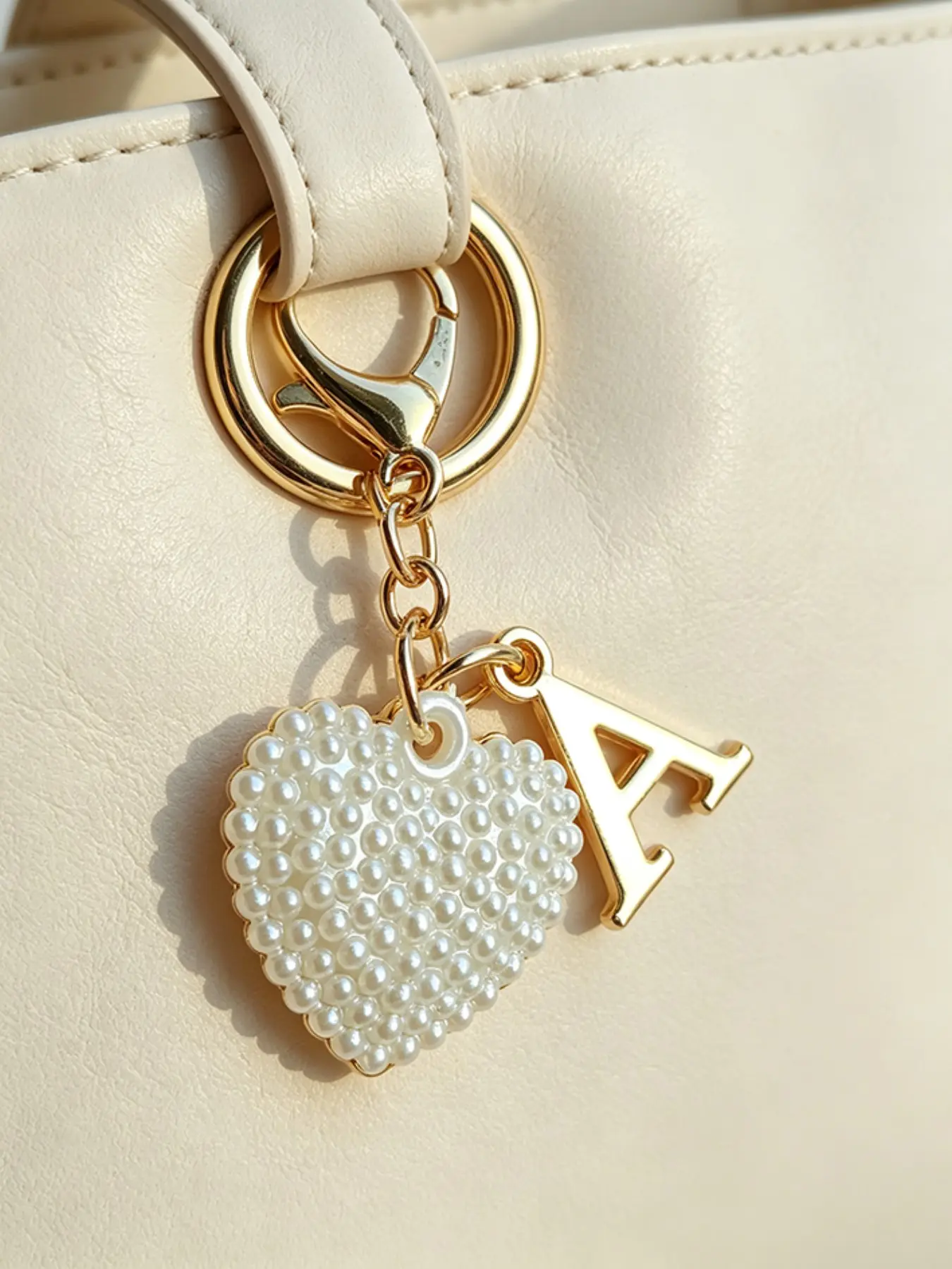 Romantic Heart Keychain, Heart Shaped Keychain with Initial Letters A-Z, Elegant Pearl Design, Perfect for Gifts, Weddings, Holidays, Casual Style
