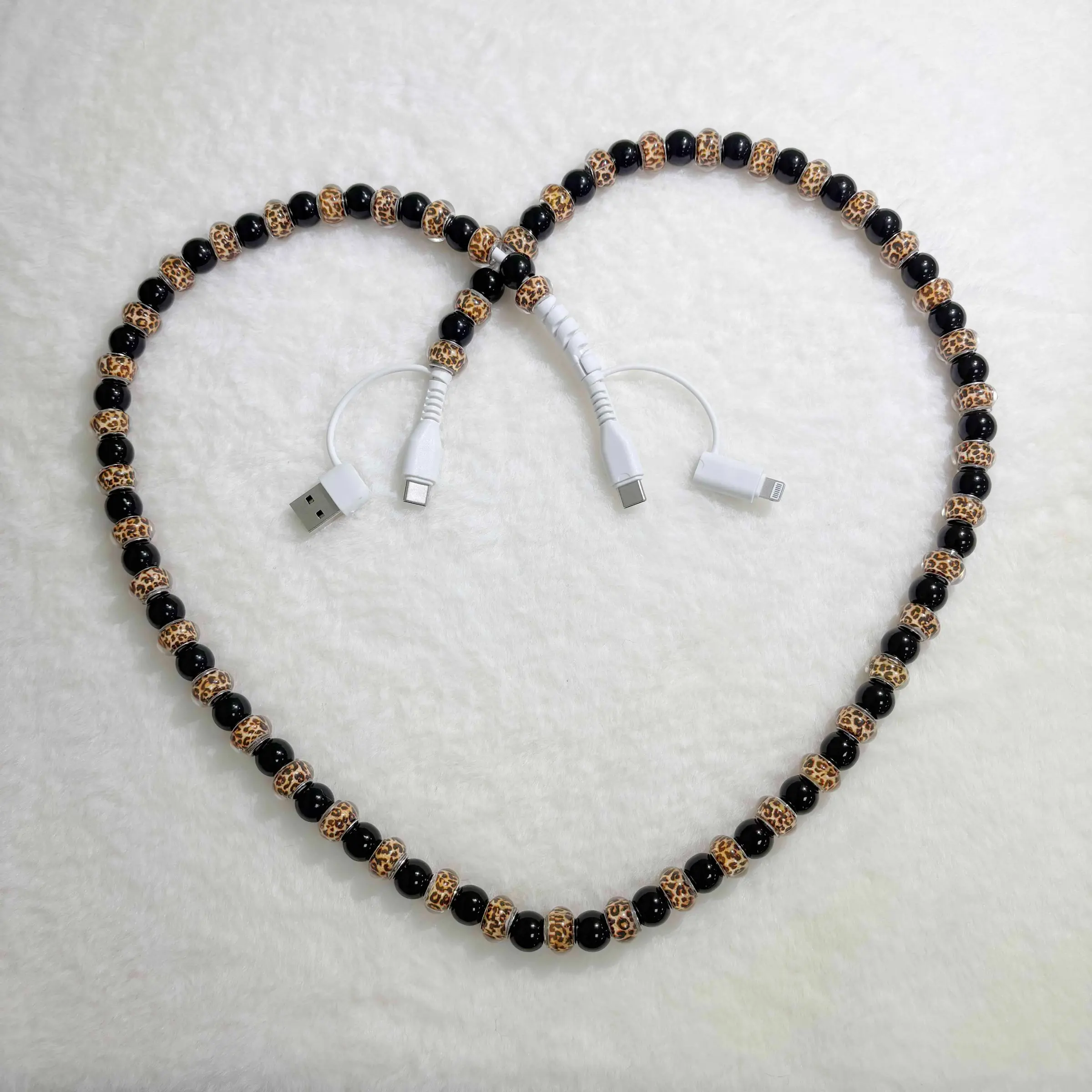 4 in 1 Beaded Charging Cable, Charger Cable, Beaded Charging Cords, Acrylic Beads Fast Charge for Phone, Compatible with all devices USB-C and Lightning interfaces, 3.3 feet in length, ideal for women for fast charging, Holiday gifts, New year gifts