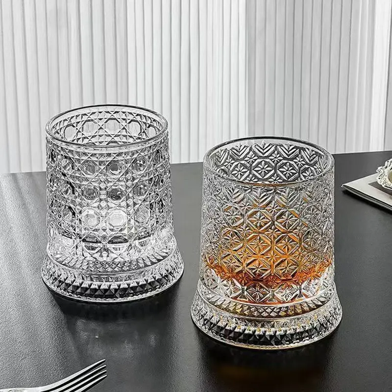 260ml/8.8oz Rotating Whiskey Glass, Vintage Embossed Stylish Spinning Old Fashioned Tumbler, 360° Spin Stress Relief Crystal Drinking Glass with Weighted Base, Lead-Free Thick Glass for Bourbon Cocktail Water, Ideal for Home Bar Office Dorm