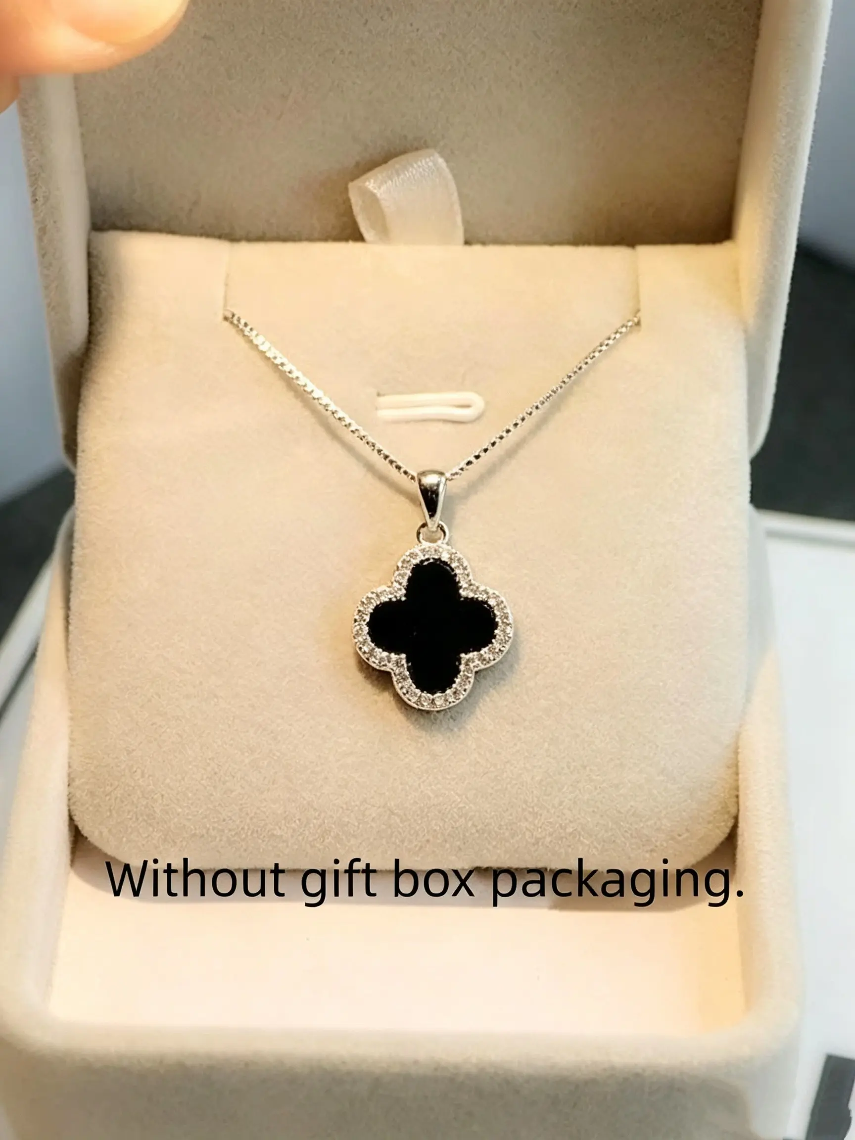 1 piece of stainless steel durable material four-leaf clover necklace for women simple temperament clavicle chain versatile pendant jewelry Fashionable Jewelry Accessories anti-fading gift gift Birthday Gift Jewelry Stainless Steel Necklaces