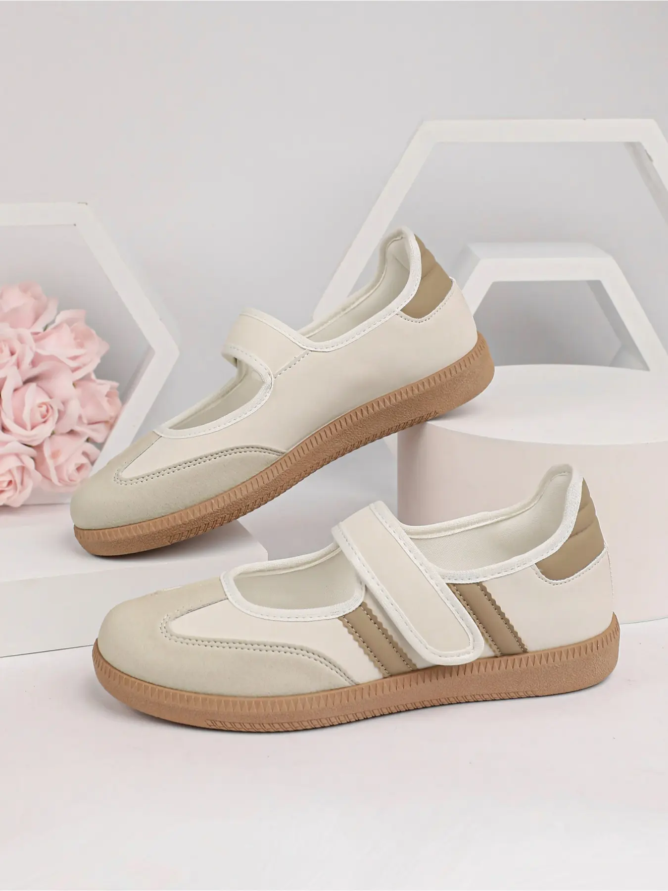 Women Walking Shoes Comfortable Lightweight  Casual Suede Sneakers Retro Fashion Versatile