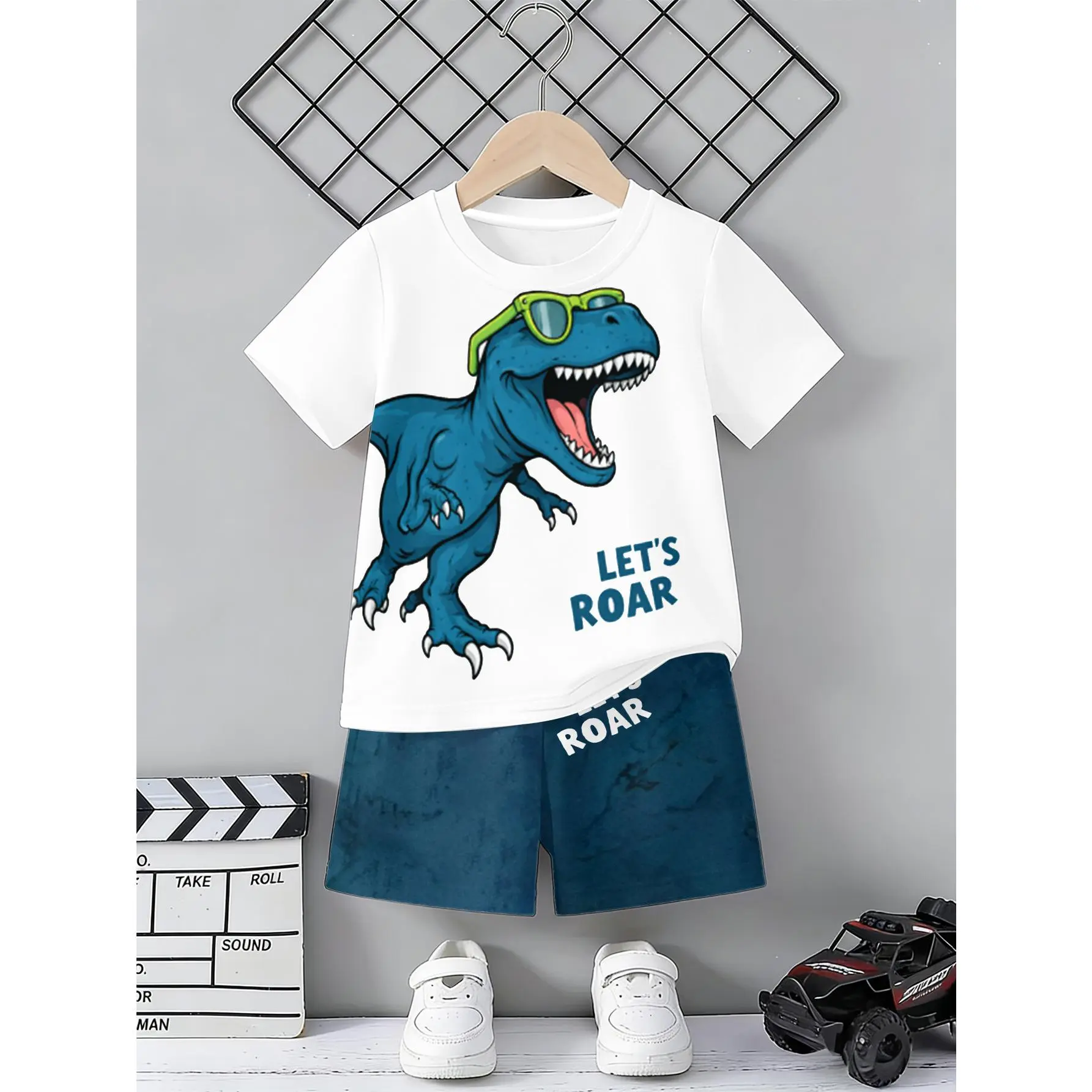 2pcs Boys' Short Sleeve And Shorts Set, Fun Patterns, Casual Fashion Style, Summer Outdoor Sports Outfit, Soft Breathable Comfortable Short Sleeve Round Neck T-Shirt And Shorts Set, Perfect for Kids' Wear, Outdoor Travel, for Outdoor