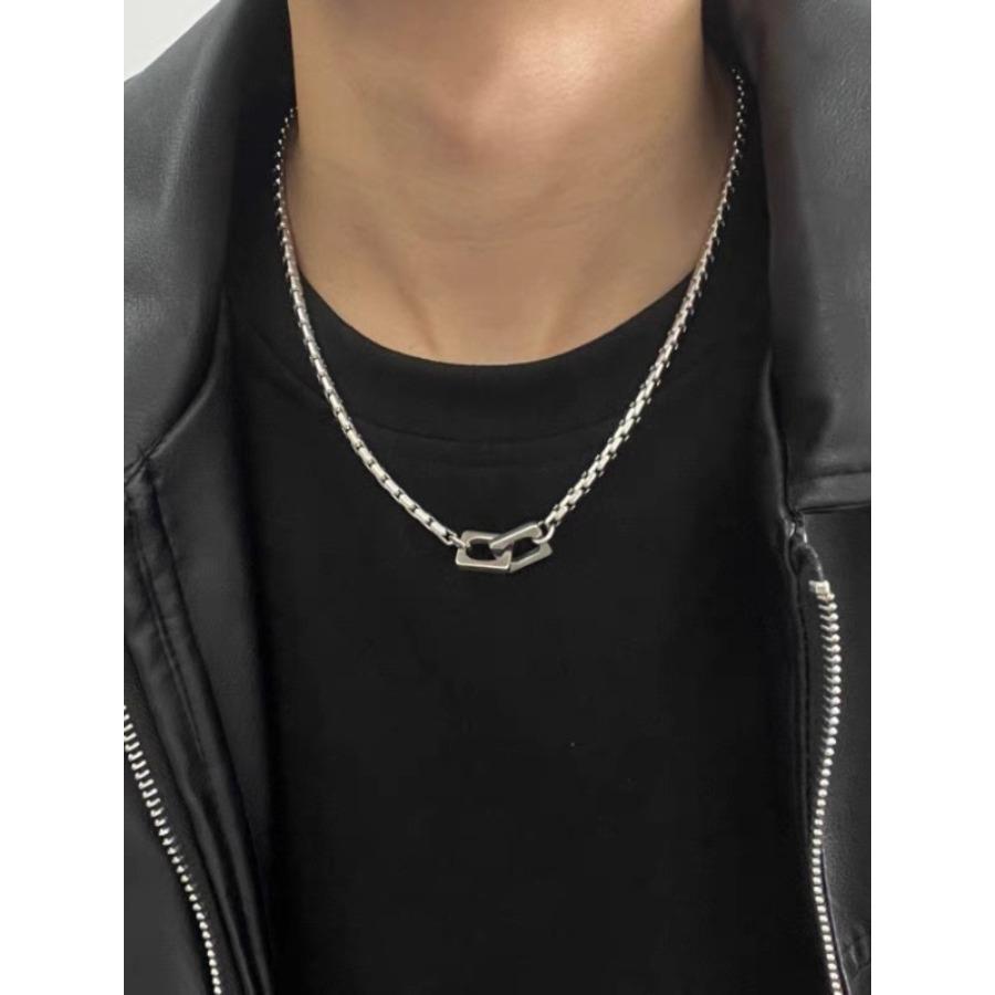 Simple double ring buckle titanium steel necklace men's cold wind niche high sense street hip hop collarbone chain couple accessories tide
