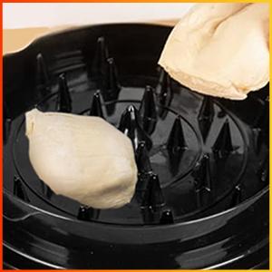 Chicken Shredder with Tray & Pair of Claws, Cleaning Brush, Anti Slip Mat & Food Tong, Dishwasher Safe and BPA Free, Heat Resistant, Premium Quality for Beef, Chicken (BLACK)