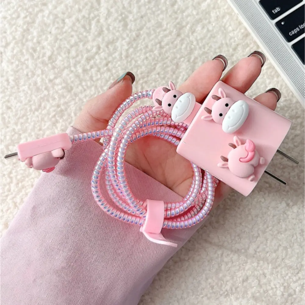 Cartoon cow cellphone charger protection cover, Cellphone accessory, data cable protection cover for iPhone 13/12/11 charger, winding device for 18/20W fast charging head to prevent breakage, gift for boyfriend/girlfriend