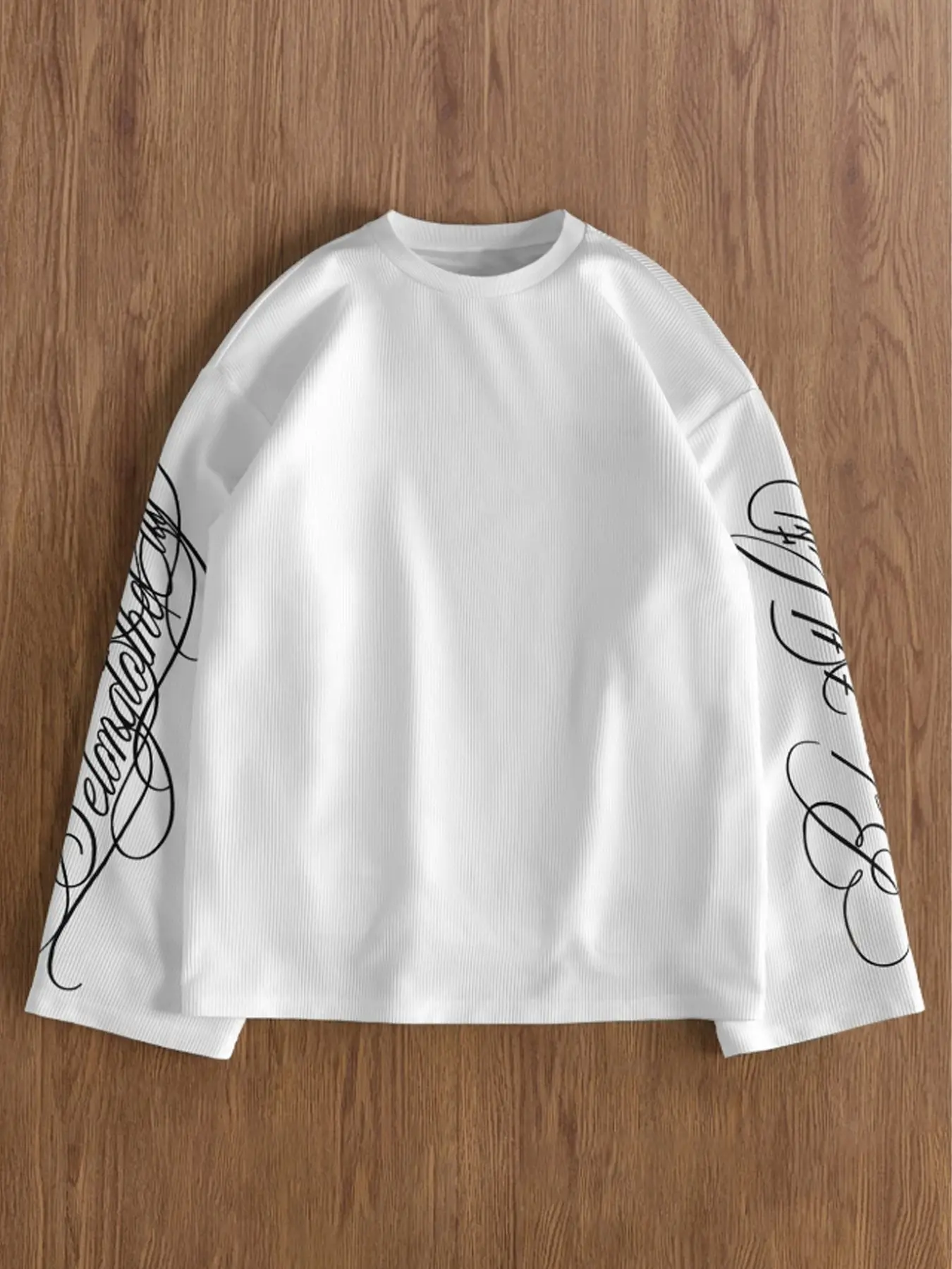 Men's Retro Vintage Casual Waffle Knit Long-Sleeved Top, Handwritten Floral Print on the Sleeves, Basic Loose-Fitting Oversize Base Layer, Suitable for Everyday Autumn Styling.