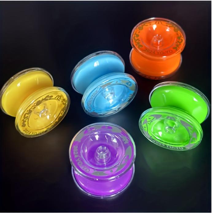 Pack of 3 Yo-Yo Yo-Yo - Vibrant red and green colors, durable plastic material, ideal gift for outdoor play. Colorful Yo-Yo Yo-Yo |           Durable Plastic Yo-Yo Yo-Yo