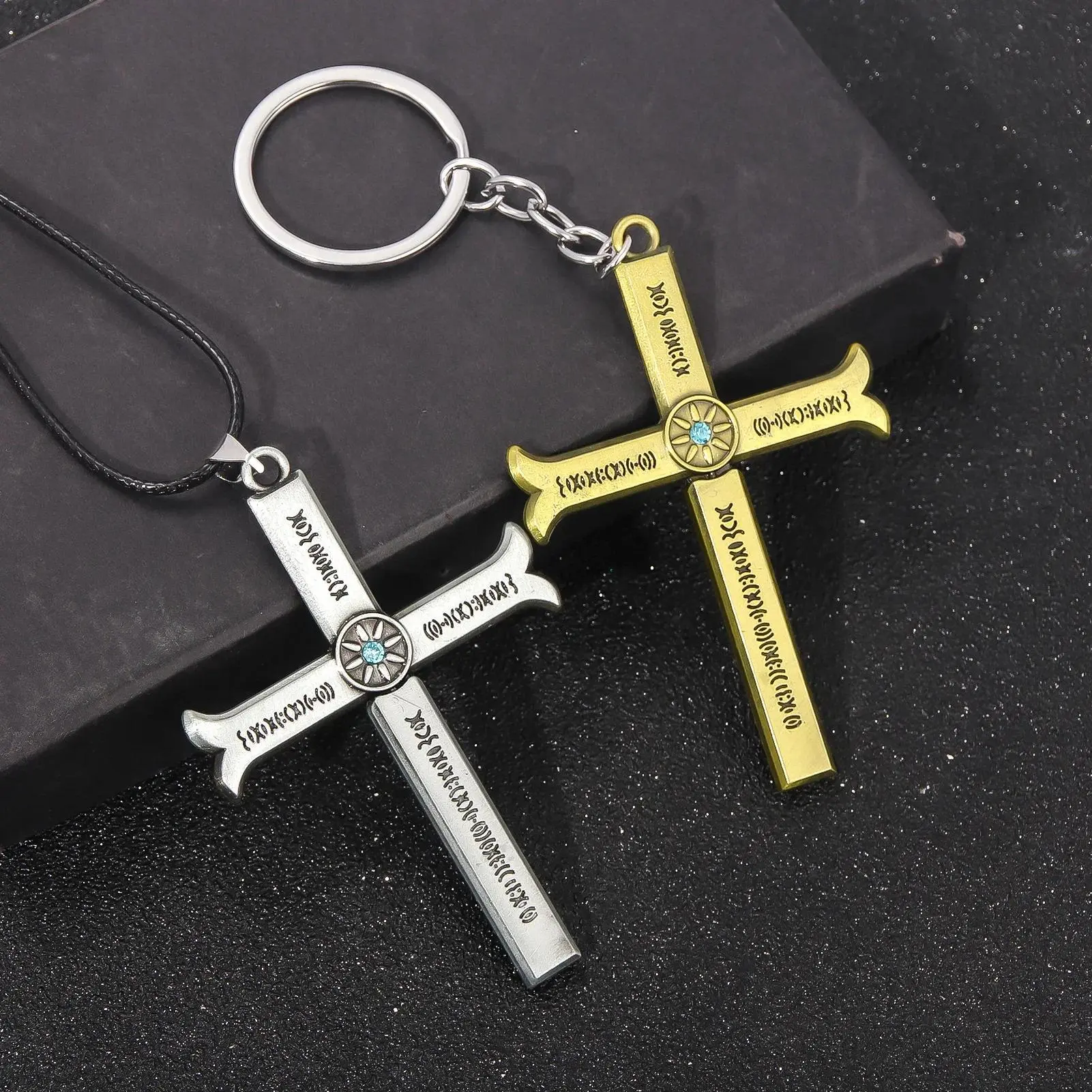 Anime Dracule Mihawk Cross Knife Keychains Metal Pendant Key Rings for Men Woman Keyring Cosplay Accessories Gift