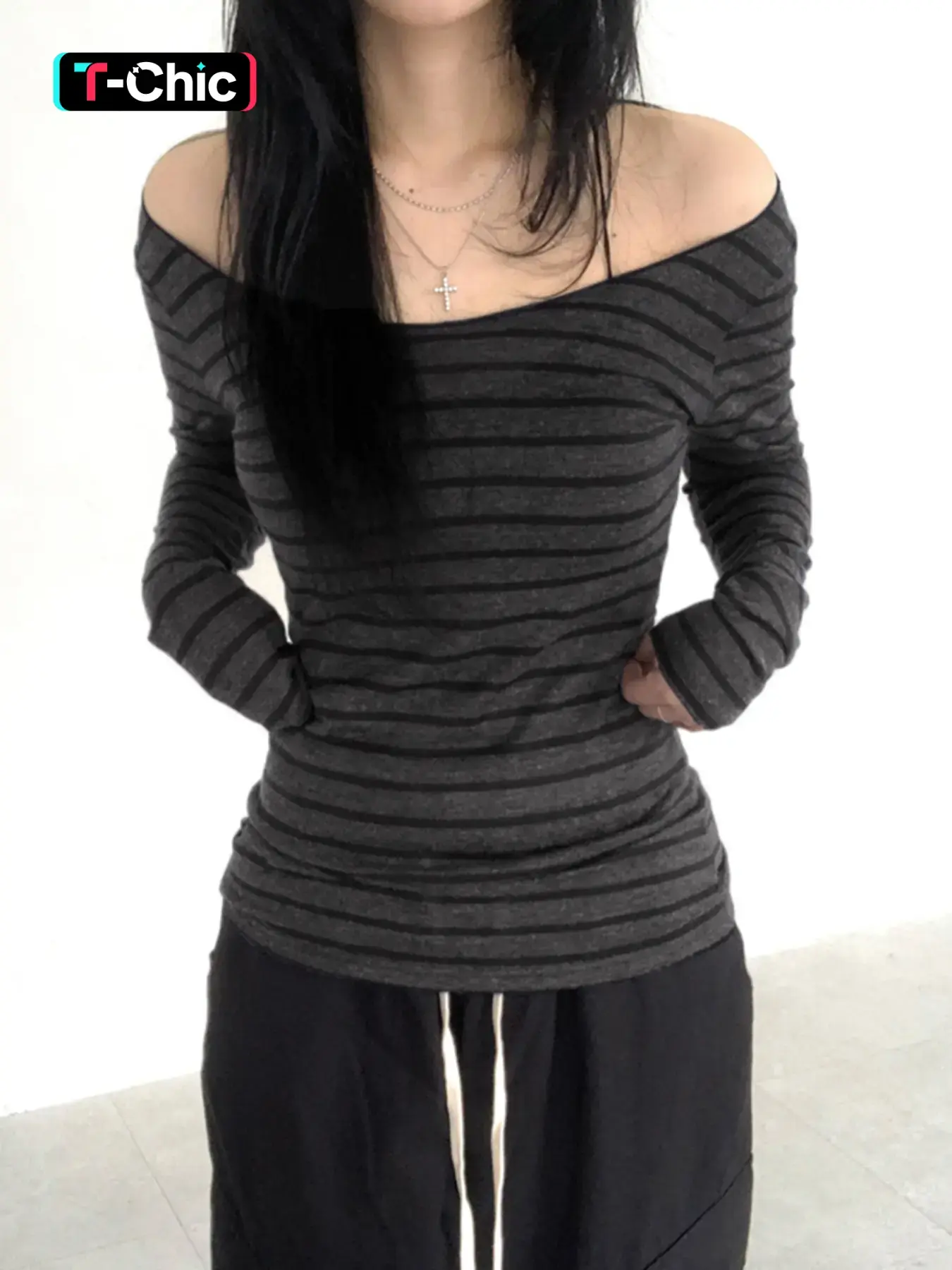 Women's Striped Print Off Shoulder Tee, Casual Chic Basic Long Sleeve T-shirt Top for Daily Wear, Ladies Clothes for All Seasons, Womenswear, Casual Tee Shirts