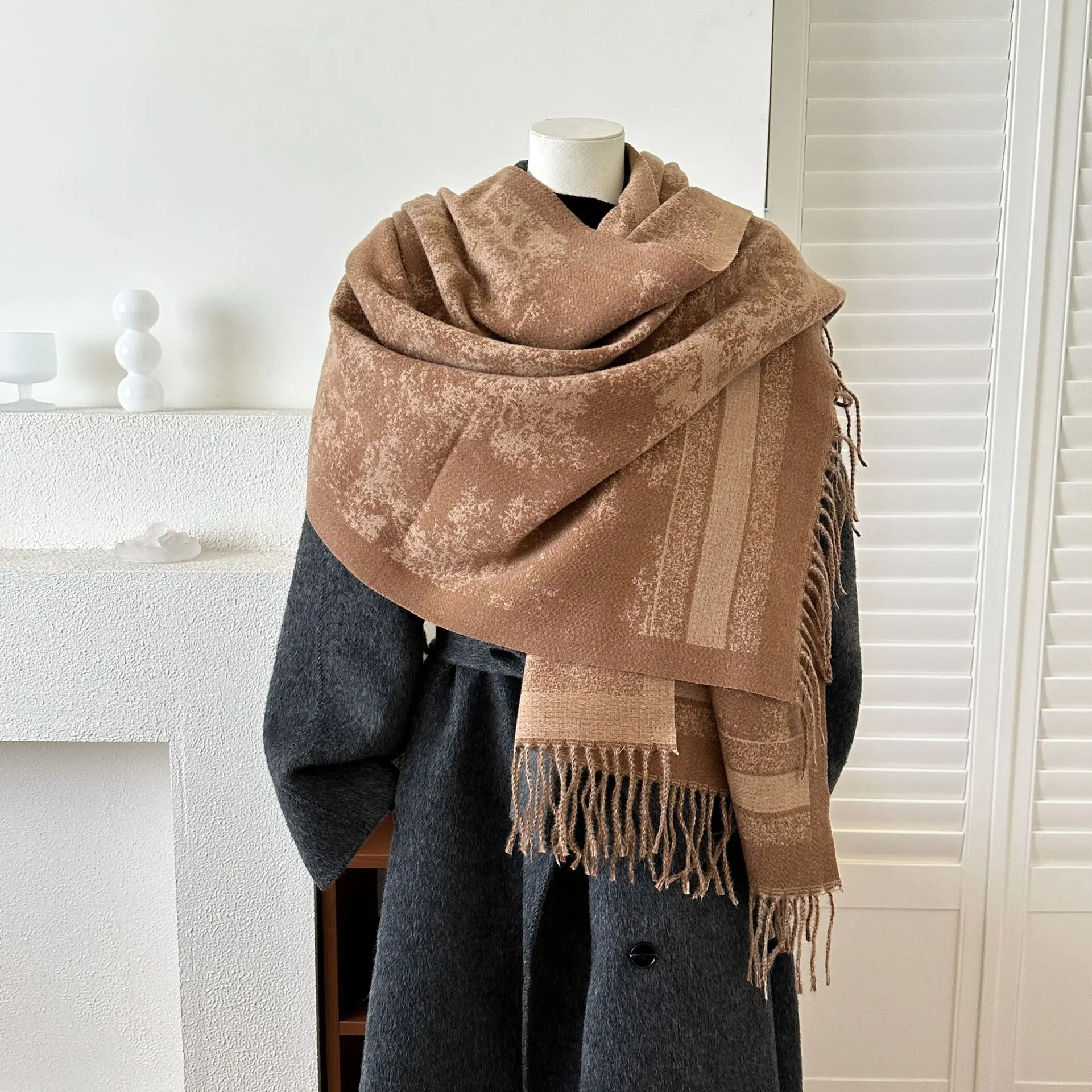 Women's Retro Ethnic Style Reversible Jacquard Faux Cashmere Warm Scarf Neck Warmer Practical Outerwear Accessory For Autumn Winter Daily Commute Travel Party Soft Thick Fabric Lock Body Heat And Upgrade Whole Outfit Styling Effortlessly