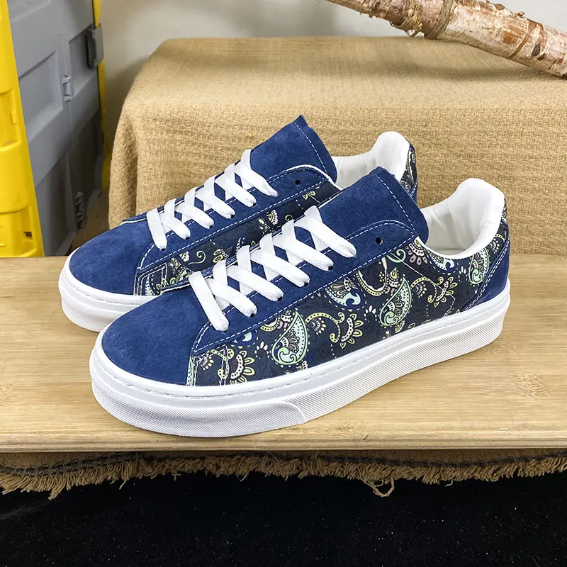 Unisex Blue Suede Paisley Patchwork Low Top Trainers - Vintage Bandana Print White Platform Skate Shoes, Breathable Round Toe Walking Shoes for Women, Casual Street Footwear