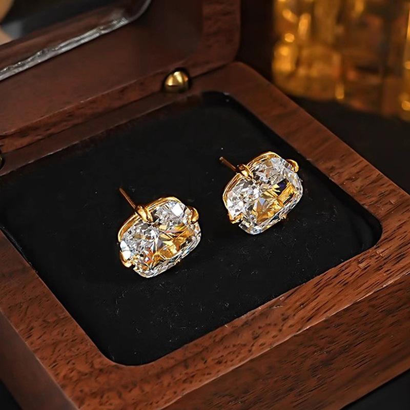 Minimalist 4-Prong Cushion Cut Zircon Stud Earrings for Women | 18K Gold Plated Dainty Luxury Earrings | SHEIN Style Elegant Jewelry