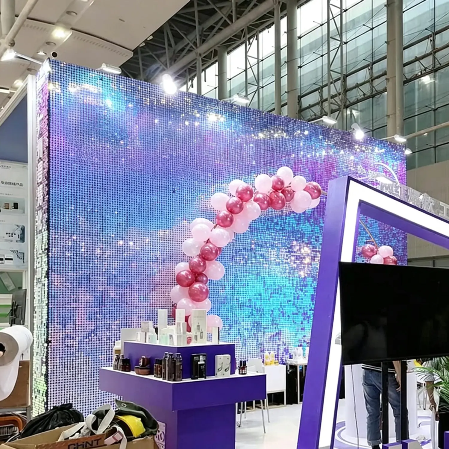 Sequin Backdrop, 24/36 Panels Iridescent Silver Shimmer Wall Backdrop, Round Sequin Shimmer Backdrop, Photo Backdrops for Birthday, Anniversary, Wedding, Graduation & Bachelorette Party Decoration