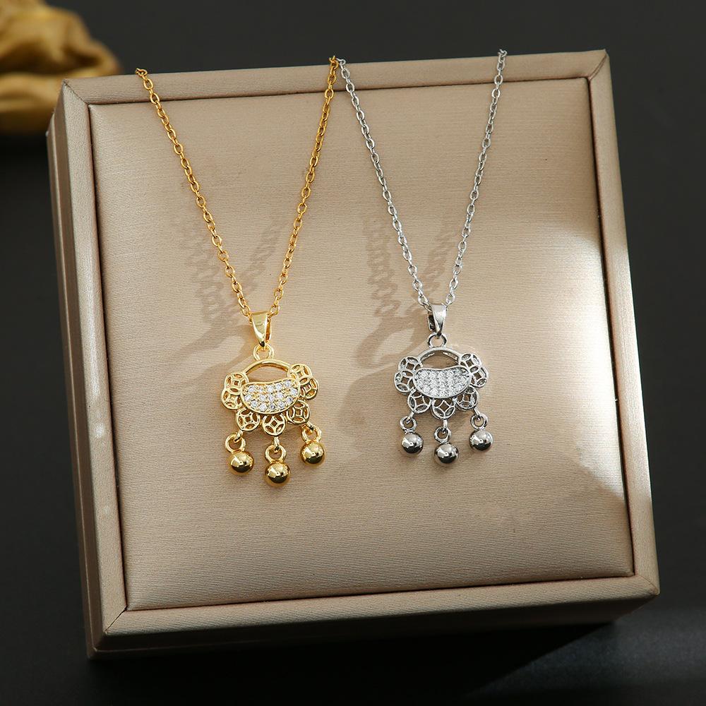 Trendy Hot Selling Titanium Steel Necklace for Women, Zircon Inlaid Copper Plated Pendant, Color Retaining Clavicle Chain Jewelry