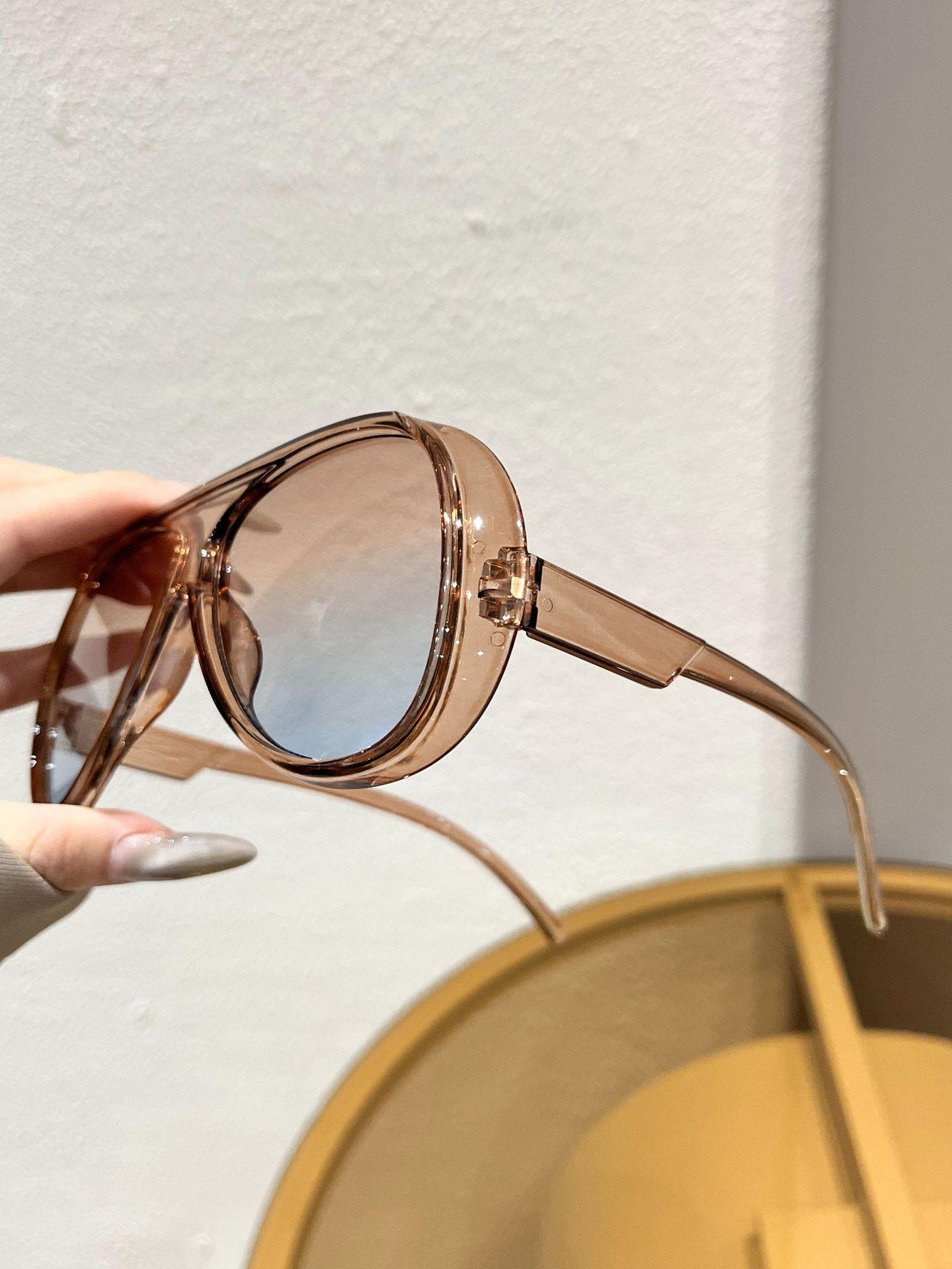 1PC Oversized Vintage Square Fashion Glasses – High-End Street Style Sunglasses for Women, Trendy Party & Beach Eyewear, Casual Summer Travel Accessories