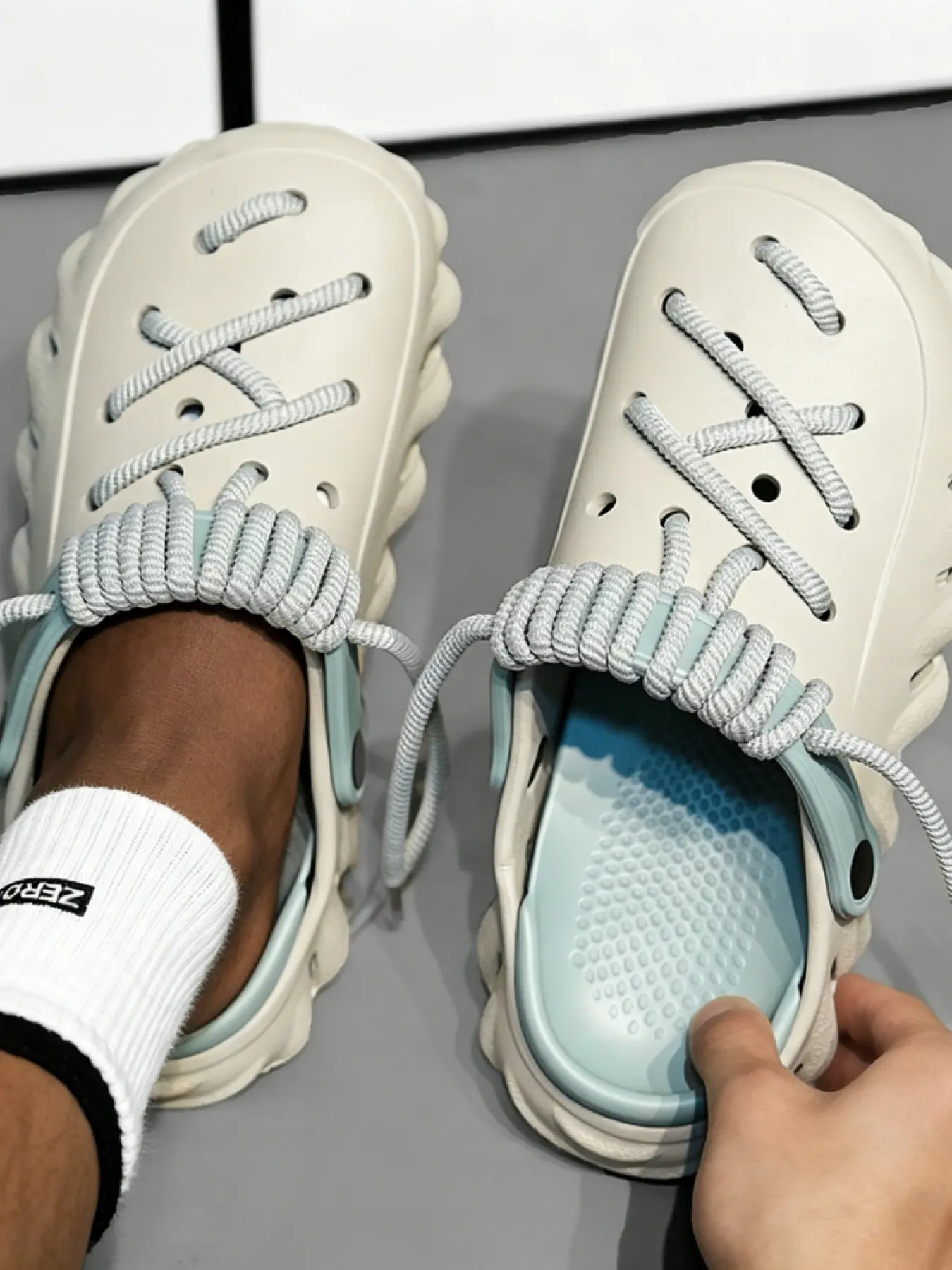Unisex Closed Toe Mules With Stylish Knots Light Integrated Structure Dual Wear Fit Daily Home Outdoor All Casual Scenes Eva Clogs