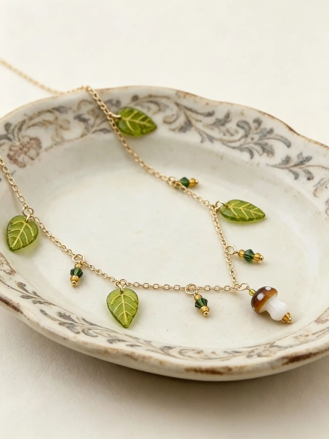 1 Piece Fashion Forest-Style Cute Alloy & Glass Leaf Mushroom Necklace, for Girls Daily Commute